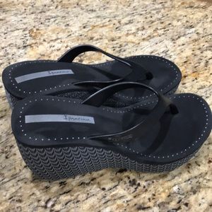 ipanema wedge thongs